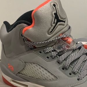 Jordan’s hot lava size 8 sneakers